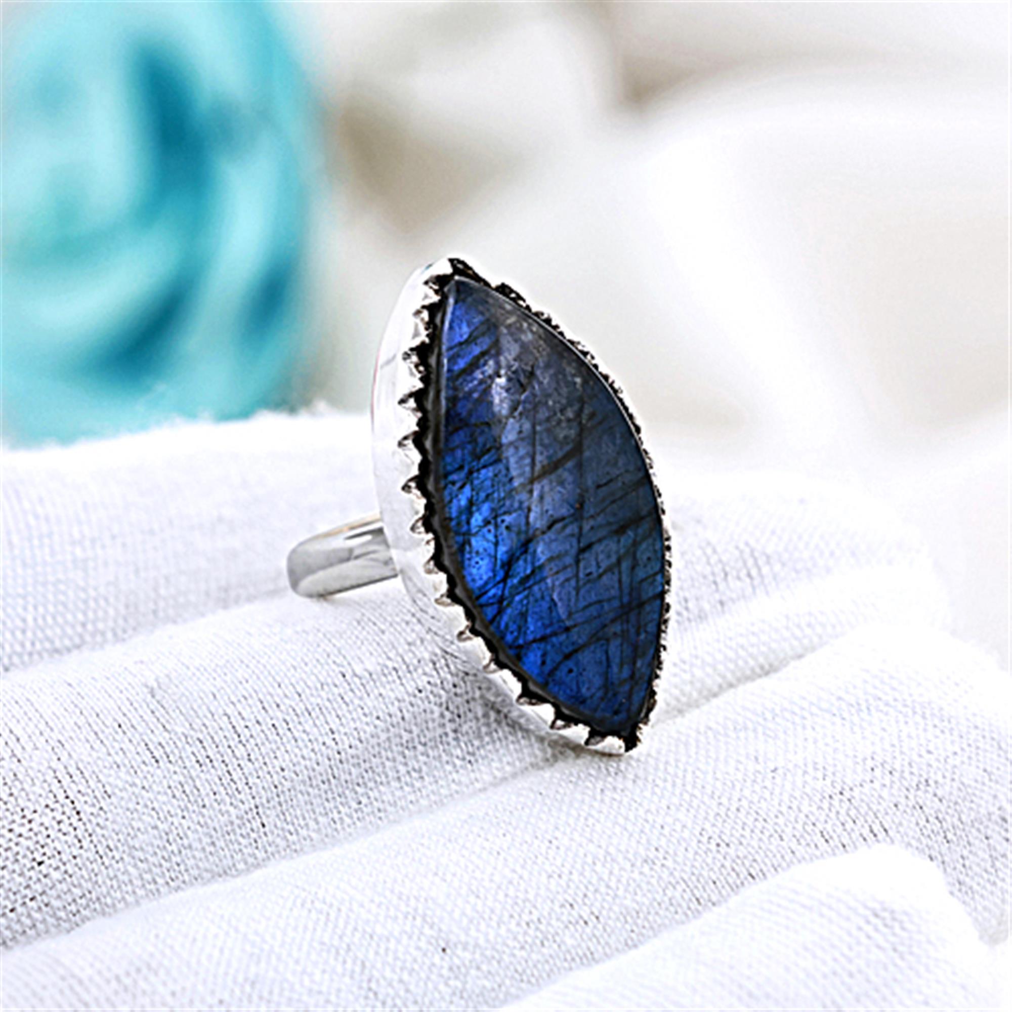 925 Sterling Silver Marquise Shape Labradorite Ring 