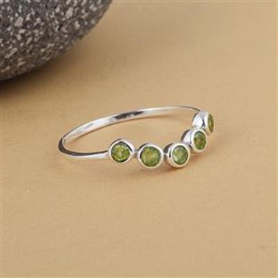 faceted natural peridot high quality 925 sterling silver dainty ring | Akrati Jewels Inc