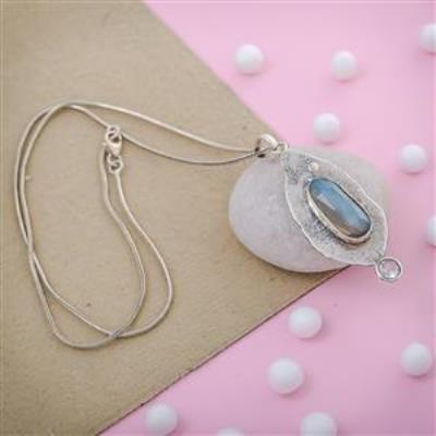 Labradorite , Crystal Quartz Silver Pendant Gemstone Jewelry wholesaler | Akrati Jewels Inc