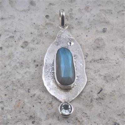 Labradorite , Crystal Quartz Silver Pendant Gemstone Jewelry wholesaler | Akrati Jewels Inc