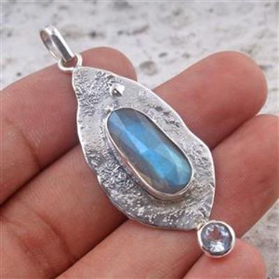 Labradorite , Crystal Quartz Silver Pendant Gemstone Jewelry wholesaler | Akrati Jewels Inc