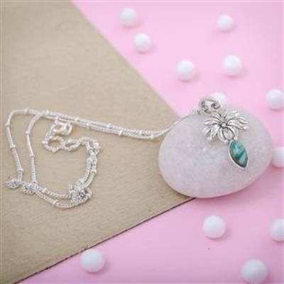 New Arrival Malachite Gemstone Silver Pendant Online Gemstone Jewelery | Akrati Jewels Inc