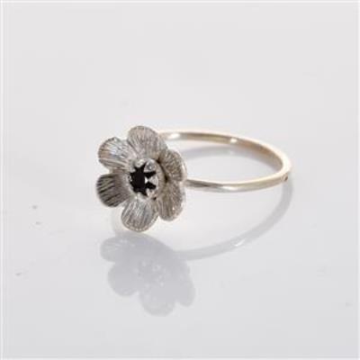 Flower Look Sterling Silver Black Onyx Ring | Akrati Jewels Inc
